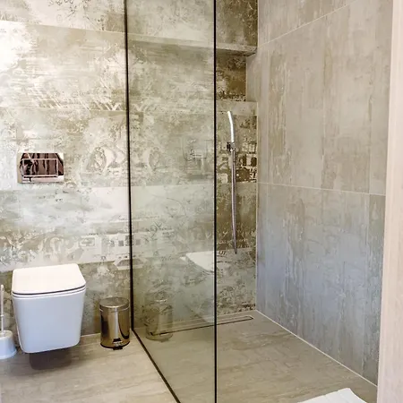 A Restauracia Twin Jasna