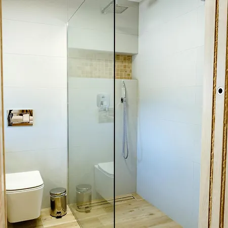 A Restauracia Twin Jasna Gæstehus 3*