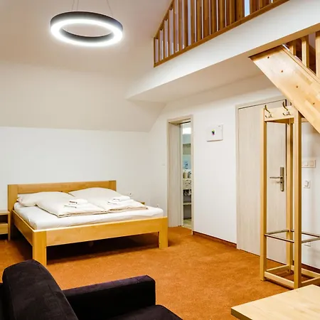 Gæstehus A Restauracia Twin Jasna